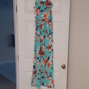 Maxi strapless dress with pockets